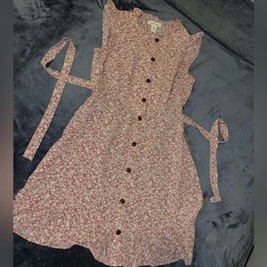 Breathable material, great for warm weather.